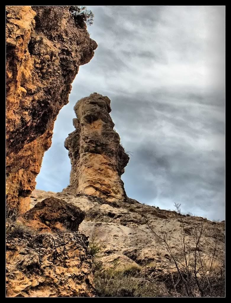 Una cara en la roca