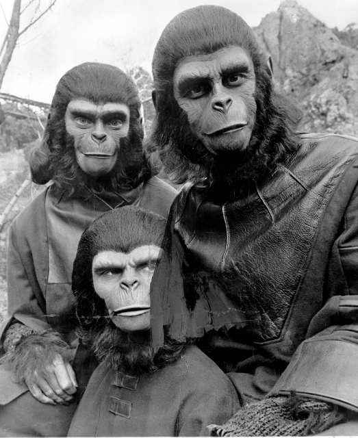 planet_of_the_apes_1968_apes_3.jpg