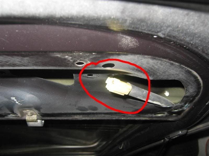 [Image: AEU86 AE86 - How it's made the rear wiper cable?]