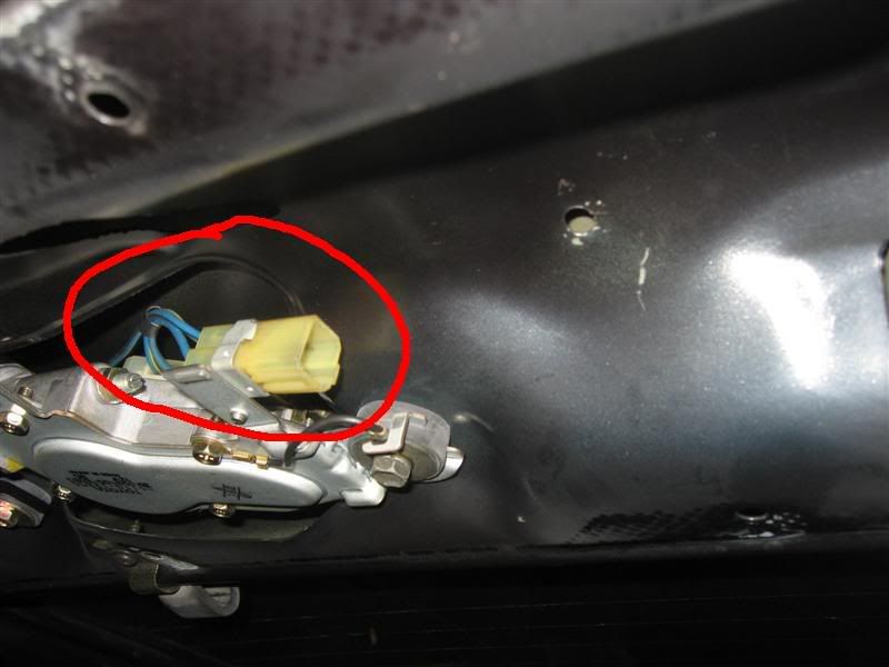 [Image: AEU86 AE86 - How it's made the rear wiper cable?]