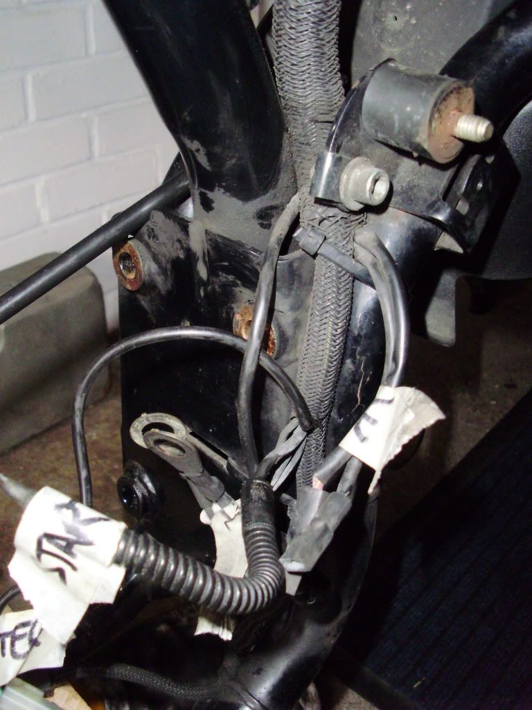 Bottom frame rail (viewed from left):
